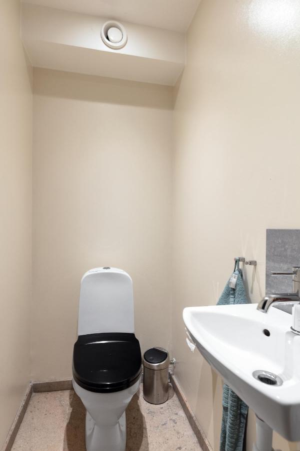 Fantastic 4 Bedroom Home In Bromma With Everything 스톡홀름 외부 사진