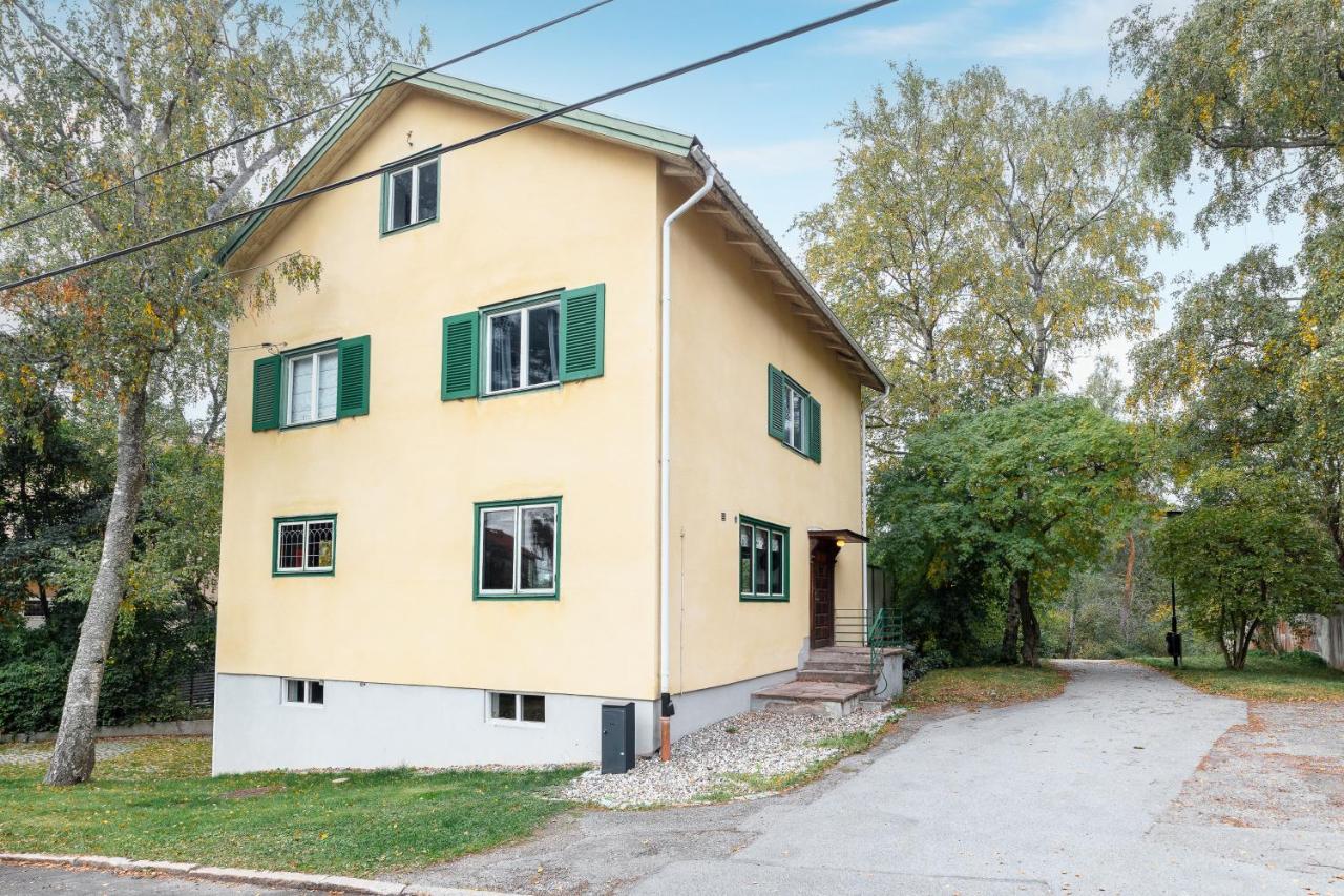Fantastic 4 Bedroom Home In Bromma With Everything 스톡홀름 외부 사진