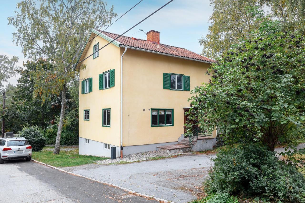 Fantastic 4 Bedroom Home In Bromma With Everything 스톡홀름 외부 사진
